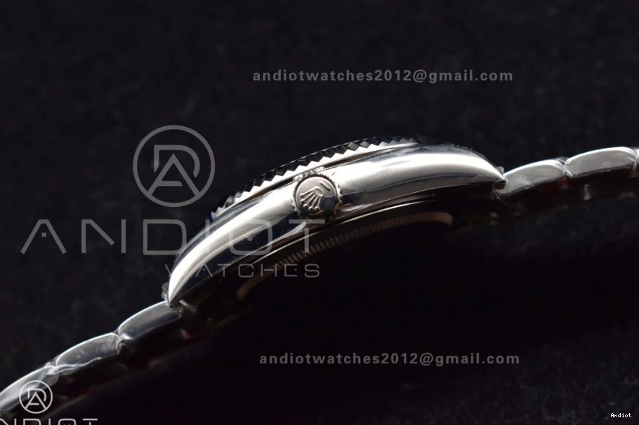 SS SmoothTexture Dial on Bracelet 1109 Best Skydweller Edition Oyster SS Green Noob A23J 0824